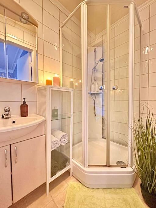 Ferienwohnung Unik Jugend Leilighet I Sentrum Ålesund Exterior foto